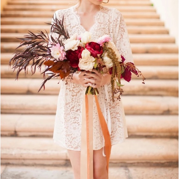 Lace Bridal Robe - Picture 6 of 6